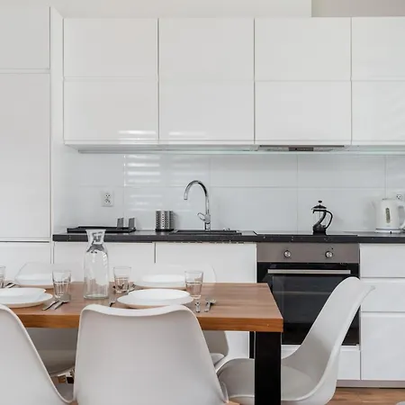 Zablocie Location To Explore アパート